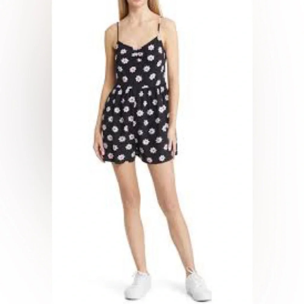 NWT BP Floral Romper Black Pink Daisy Mini Size XS Sleeveless Retro Festival